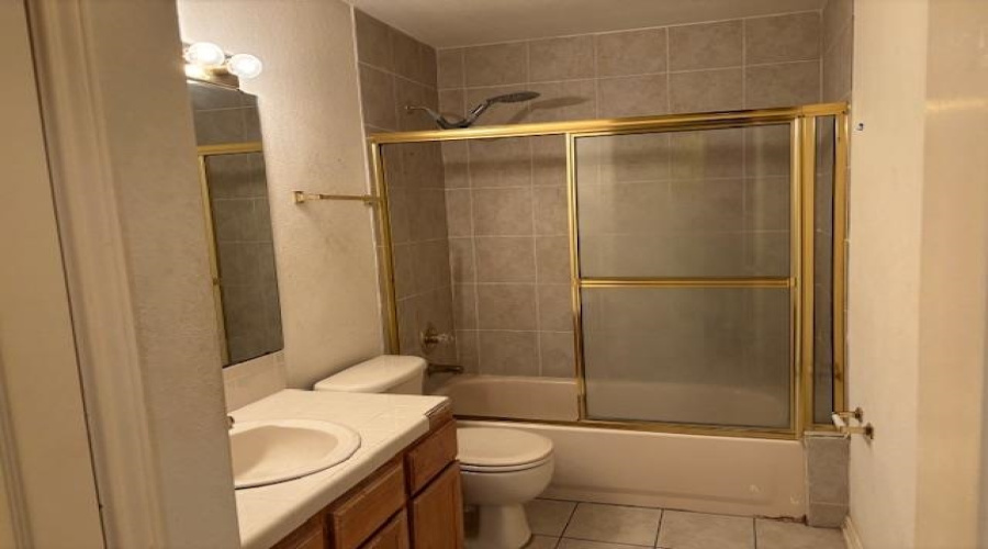 1604 Denmark Ln, Laredo, Texas 78045, 4 Bedrooms Bedrooms, 6 Rooms Rooms,2 BathroomsBathrooms,Residential,For Sale,1604 Denmark Ln,20253476