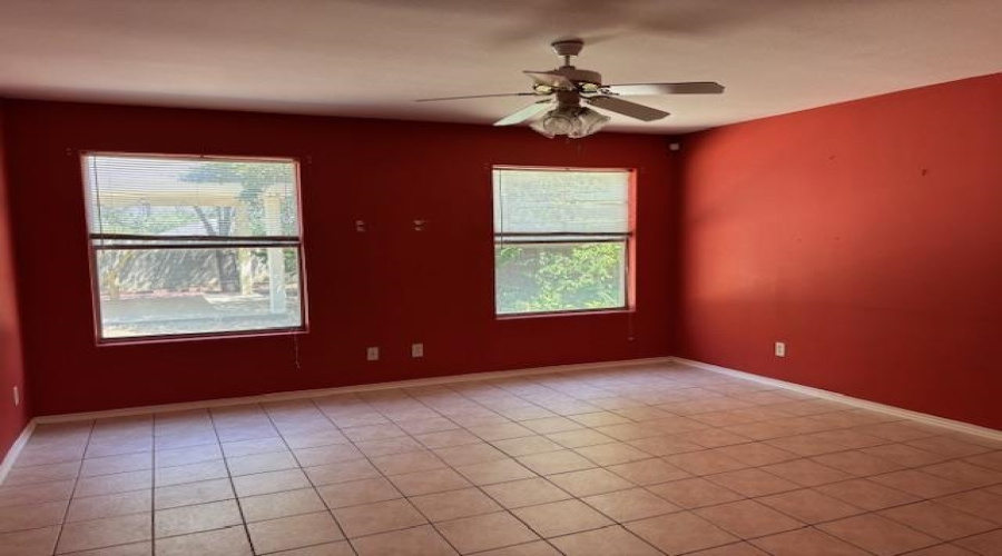 1604 Denmark Ln, Laredo, Texas 78045, 4 Bedrooms Bedrooms, 6 Rooms Rooms,2 BathroomsBathrooms,Residential,For Sale,1604 Denmark Ln,20253476