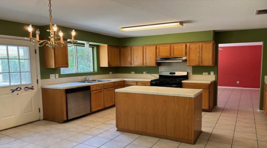 1604 Denmark Ln, Laredo, Texas 78045, 4 Bedrooms Bedrooms, 6 Rooms Rooms,2 BathroomsBathrooms,Residential,For Sale,1604 Denmark Ln,20253476