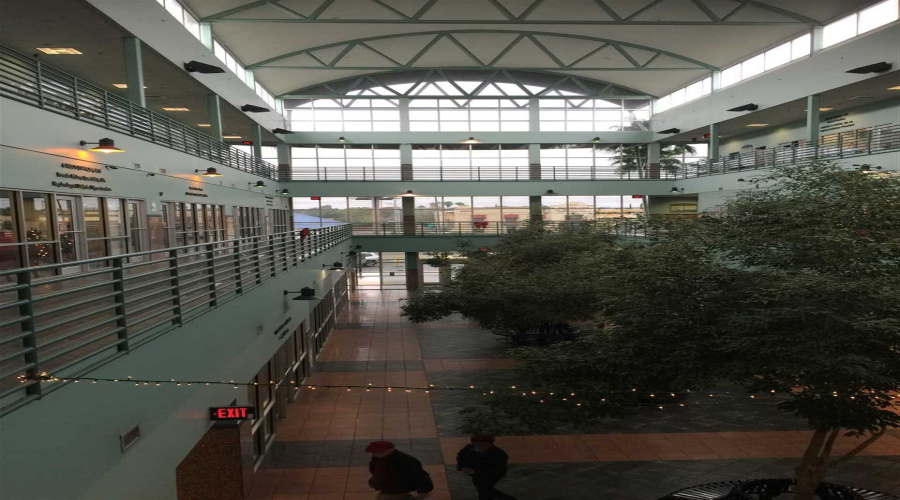 6801 McPherson Rd, LAREDO, Texas 78041, 1 Room Rooms,3 BathroomsBathrooms,Commercial retail/office,For Rent,6801 McPherson Rd,20253489