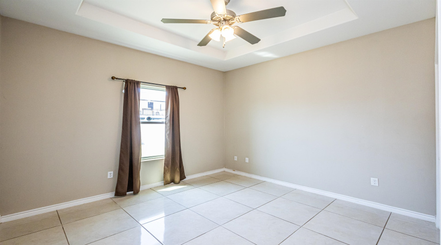 215 Glen Cook Dr., Laredo, Texas 78041, 4 Bedrooms Bedrooms, 6 Rooms Rooms,2 BathroomsBathrooms,Residential,For Sale,215 Glen Cook Dr.,20253493