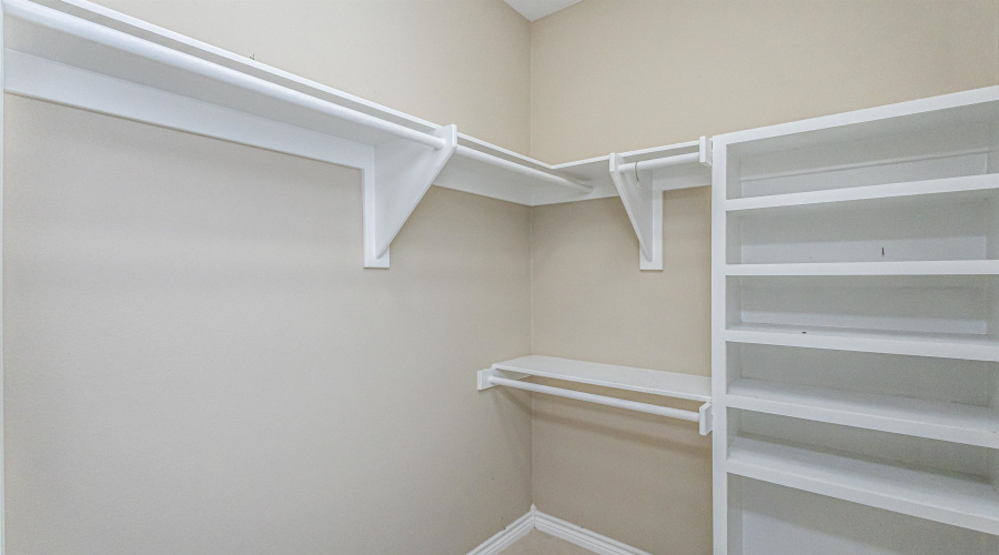 215 Glen Cook Dr., Laredo, Texas 78041, 4 Bedrooms Bedrooms, 6 Rooms Rooms,2 BathroomsBathrooms,Residential,For Sale,215 Glen Cook Dr.,20253493