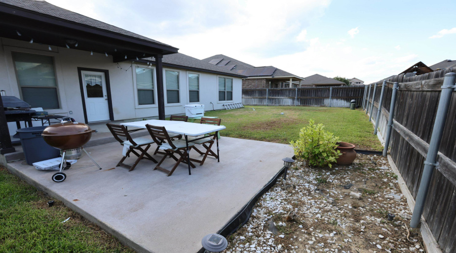 105 Spanish Oak Dr, Laredo, Texas 78045, 4 Bedrooms Bedrooms, 6 Rooms Rooms,3 BathroomsBathrooms,Residential,For Sale,105 Spanish Oak Dr,20253495