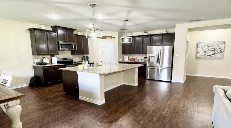 105 Spanish Oak Dr, Laredo, Texas 78045, 4 Bedrooms Bedrooms, 6 Rooms Rooms,3 BathroomsBathrooms,Residential,For Sale,105 Spanish Oak Dr,20253495