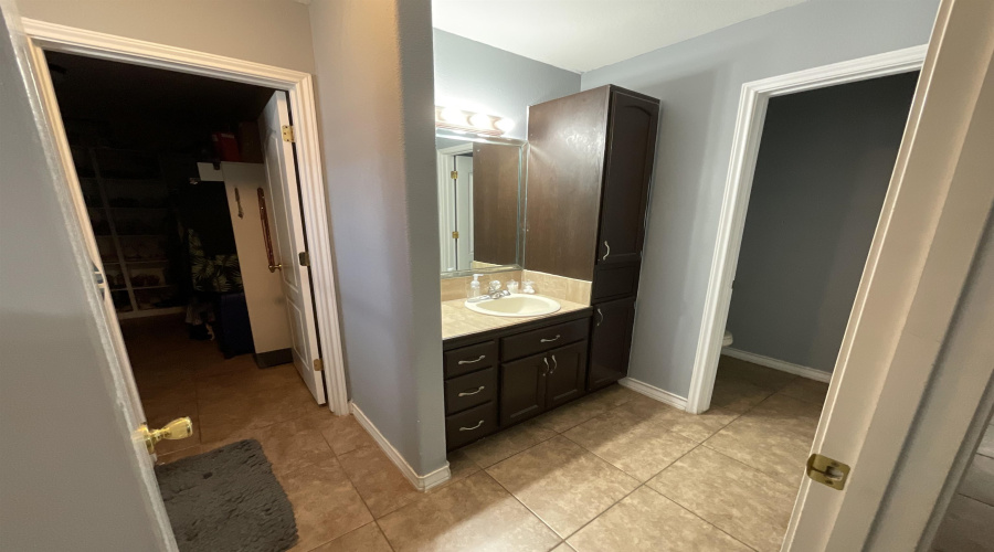 3517 Aguanieve Dr., Laredo, Texas 78046, 3 Bedrooms Bedrooms, 8 Rooms Rooms,2 BathroomsBathrooms,Residential,For Sale,3517 Aguanieve Dr.,20253497