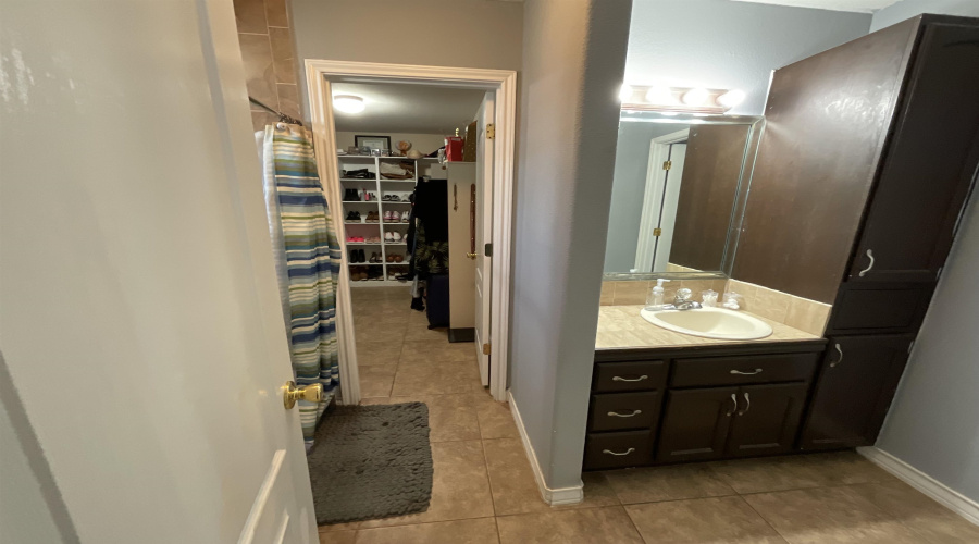 3517 Aguanieve Dr., Laredo, Texas 78046, 3 Bedrooms Bedrooms, 8 Rooms Rooms,2 BathroomsBathrooms,Residential,For Sale,3517 Aguanieve Dr.,20253497