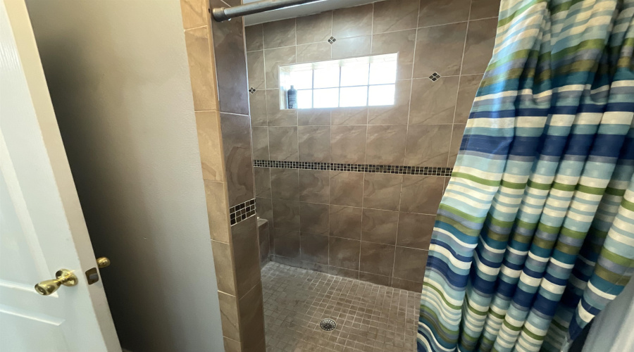 3517 Aguanieve Dr., Laredo, Texas 78046, 3 Bedrooms Bedrooms, 8 Rooms Rooms,2 BathroomsBathrooms,Residential,For Sale,3517 Aguanieve Dr.,20253497