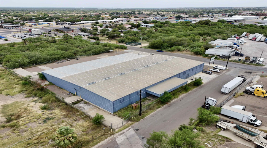 8115 Las Cruces Dr, Laredo, Texas 78045, 1 Bedroom Bedrooms, 1 Room Rooms,1 BathroomBathrooms,Commercial/industrial,For Rent,8115 Las Cruces Dr,20253506