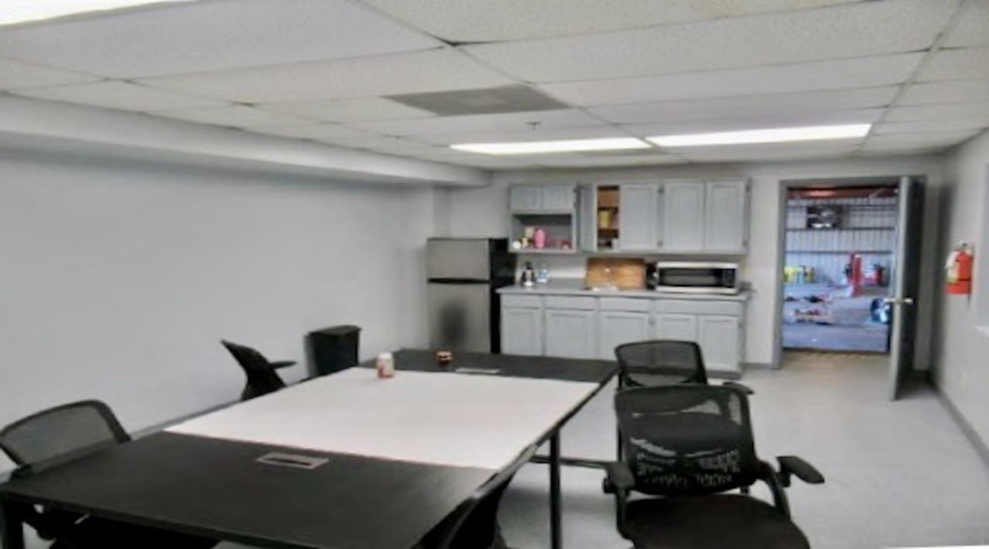 8115 Las Cruces Dr, Laredo, Texas 78045, 1 Bedroom Bedrooms, 1 Room Rooms,1 BathroomBathrooms,Commercial/industrial,For Sale,8115 Las Cruces Dr,20253507