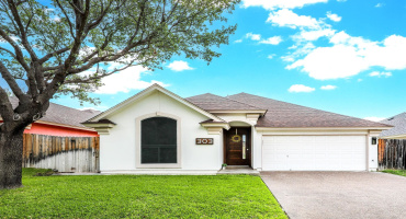 303 Cinnamon Teal Lp, LAREDO, Texas 78045, 3 Bedrooms Bedrooms, 5 Rooms Rooms,2 BathroomsBathrooms,Residential,For Rent,303 Cinnamon Teal Lp,20253502