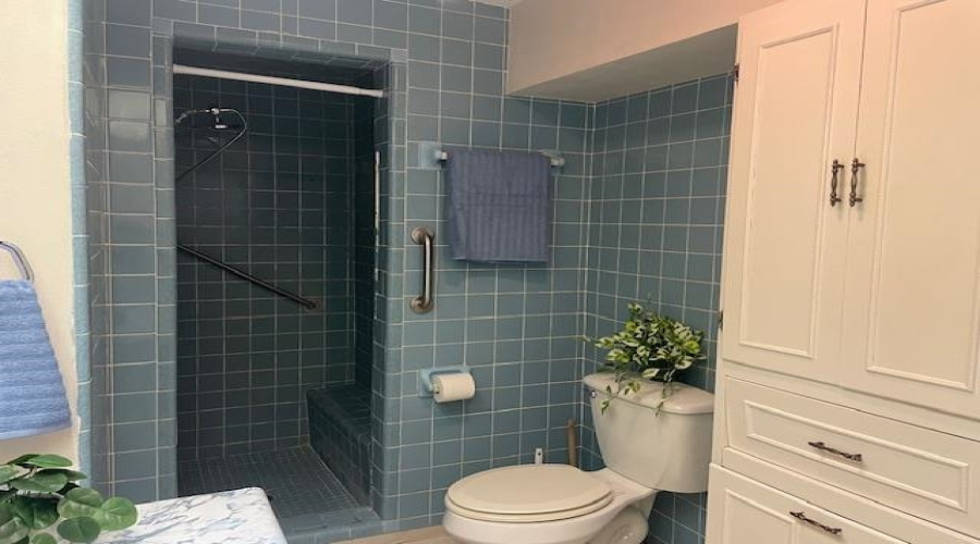 1704 Garfield St, Laredo, Texas 78043-2927, 1 Bedroom Bedrooms, 1 Room Rooms,1 BathroomBathrooms,Residential,For Rent,1704 Garfield St,20253508