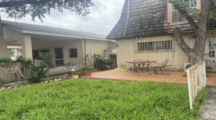 1704 Garfield St, Laredo, Texas 78043-2927, 1 Bedroom Bedrooms, 1 Room Rooms,1 BathroomBathrooms,Residential,For Rent,1704 Garfield St,20253508