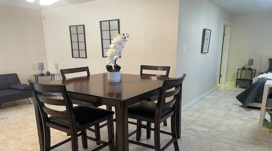 1704 Garfield St, Laredo, Texas 78043-2927, 1 Bedroom Bedrooms, 1 Room Rooms,1 BathroomBathrooms,Residential,For Rent,1704 Garfield St,20253508