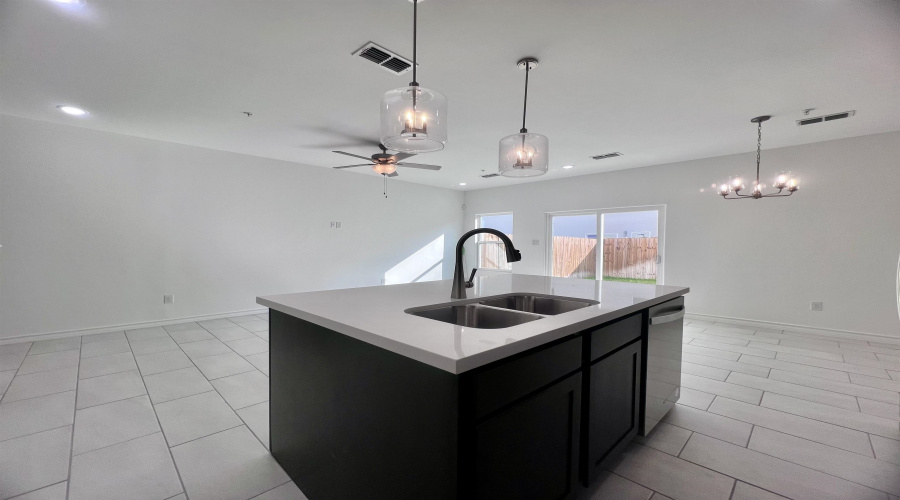 9910 Bijan Dr., Laredo, Texas 78045, 3 Bedrooms Bedrooms, 6 Rooms Rooms,2 BathroomsBathrooms,Residential,For Rent,9910 Bijan Dr.,20253510