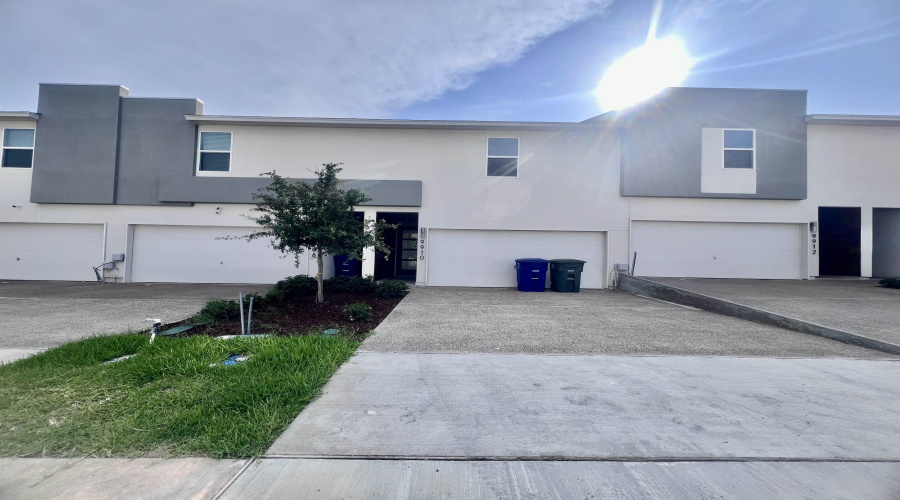 9910 Bijan Dr., Laredo, Texas 78045, 3 Bedrooms Bedrooms, 6 Rooms Rooms,2 BathroomsBathrooms,Residential,For Rent,9910 Bijan Dr.,20253510