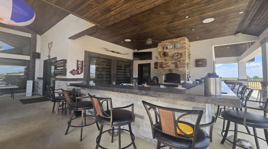 19875 U.S. Hwy 83, Laredo, Texas 78045, 1 Bedroom Bedrooms, 51 Rooms Rooms,Commercial/industrial,For Sale,19875 U.S. Hwy 83,20253509