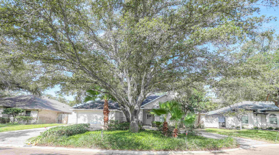 3004 Crest Oak Cir, Laredo, Texas 78045, 4 Bedrooms Bedrooms, 7 Rooms Rooms,2 BathroomsBathrooms,Residential,For Sale,3004 Crest Oak Cir,20253513