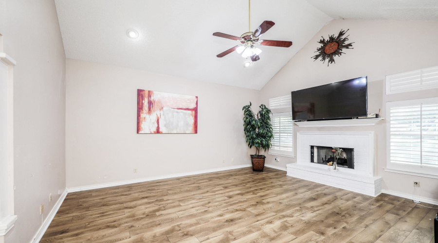 3004 Crest Oak Cir, Laredo, Texas 78045, 4 Bedrooms Bedrooms, 7 Rooms Rooms,2 BathroomsBathrooms,Residential,For Sale,3004 Crest Oak Cir,20253513