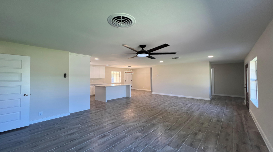 503 Lindenwood Dr, Laredo, Texas 78045, 3 Bedrooms Bedrooms, 5 Rooms Rooms,2 BathroomsBathrooms,Residential,For Sale,503 Lindenwood Dr,20253518