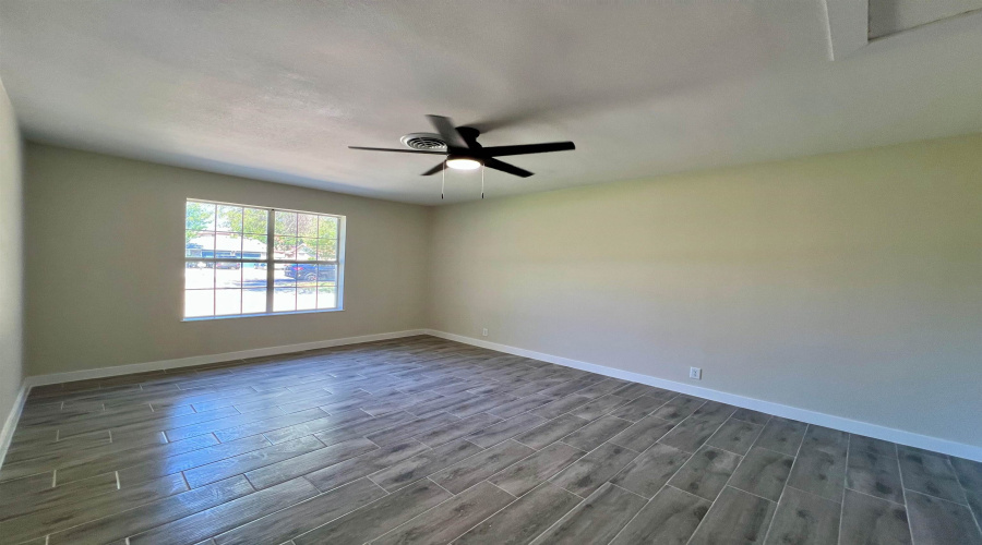 503 Lindenwood Dr, Laredo, Texas 78045, 3 Bedrooms Bedrooms, 5 Rooms Rooms,2 BathroomsBathrooms,Residential,For Sale,503 Lindenwood Dr,20253518