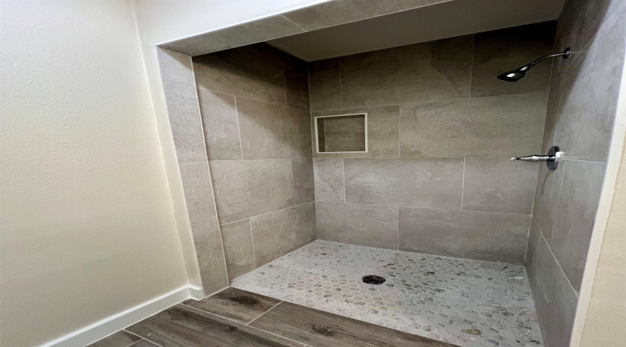 503 Lindenwood Dr, Laredo, Texas 78045, 3 Bedrooms Bedrooms, 5 Rooms Rooms,2 BathroomsBathrooms,Residential,For Sale,503 Lindenwood Dr,20253518