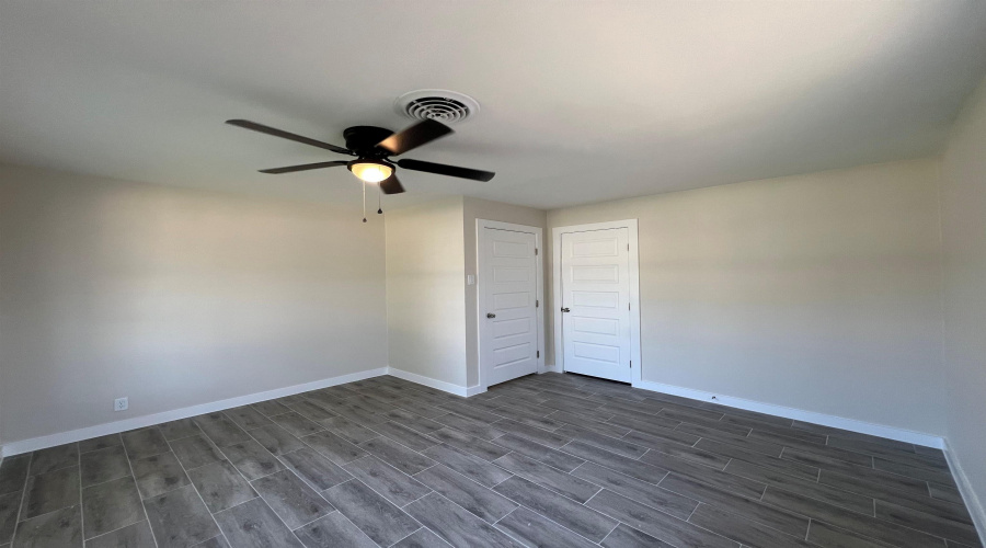 503 Lindenwood Dr, Laredo, Texas 78045, 3 Bedrooms Bedrooms, 5 Rooms Rooms,2 BathroomsBathrooms,Residential,For Sale,503 Lindenwood Dr,20253518