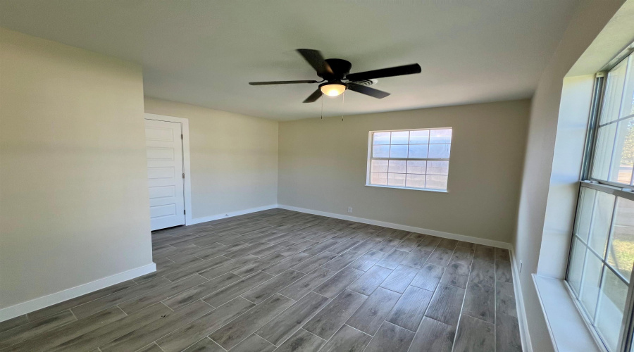 503 Lindenwood Dr, Laredo, Texas 78045, 3 Bedrooms Bedrooms, 5 Rooms Rooms,2 BathroomsBathrooms,Residential,For Sale,503 Lindenwood Dr,20253518