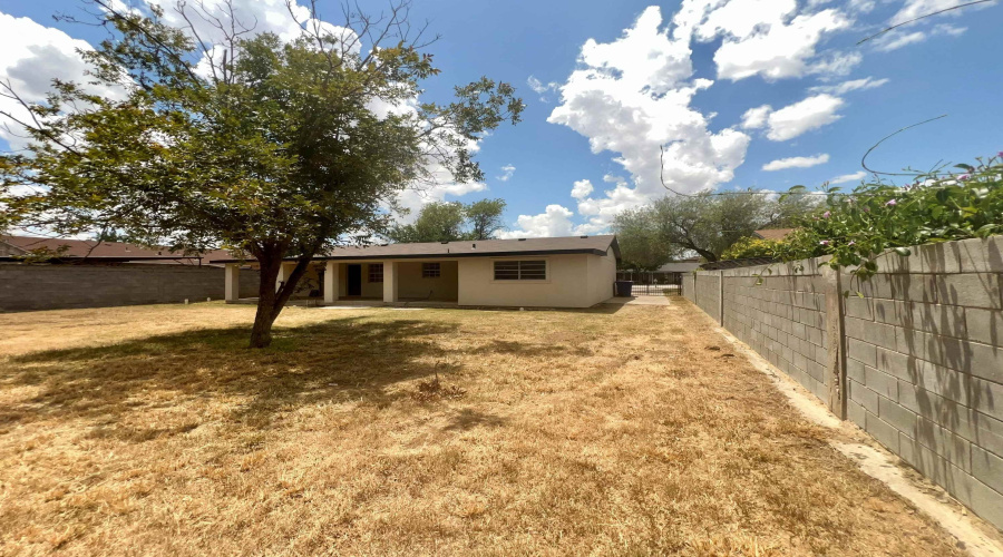 503 Lindenwood Dr, Laredo, Texas 78045, 3 Bedrooms Bedrooms, 5 Rooms Rooms,2 BathroomsBathrooms,Residential,For Sale,503 Lindenwood Dr,20253518