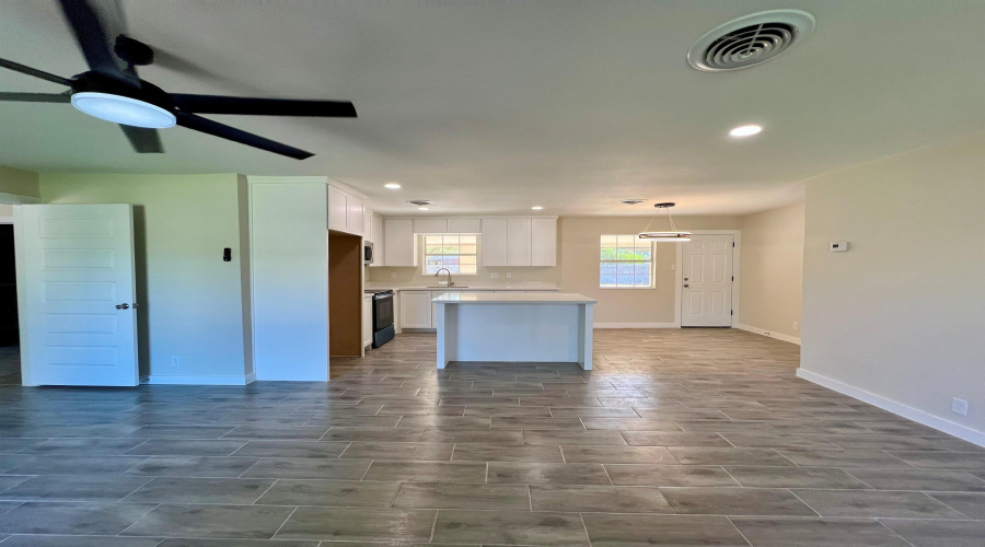 503 Lindenwood Dr, Laredo, Texas 78045, 3 Bedrooms Bedrooms, 5 Rooms Rooms,2 BathroomsBathrooms,Residential,For Sale,503 Lindenwood Dr,20253518
