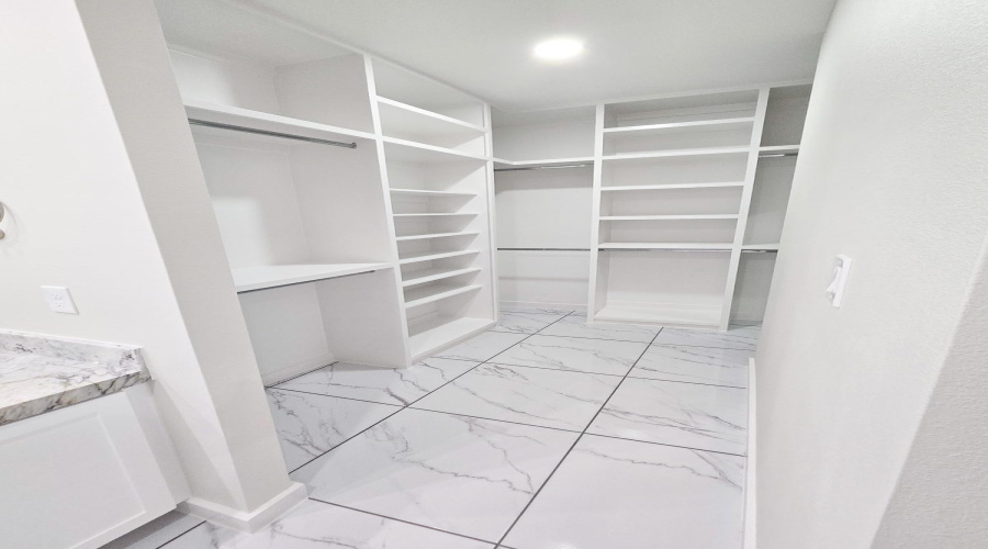 1010 Noyola Loop, LAREDO, Texas 78046, 4 Bedrooms Bedrooms, 6 Rooms Rooms,2 BathroomsBathrooms,Residential,For Sale,1010 Noyola Loop,20253520