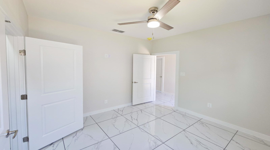 1010 Noyola Loop, LAREDO, Texas 78046, 4 Bedrooms Bedrooms, 6 Rooms Rooms,2 BathroomsBathrooms,Residential,For Sale,1010 Noyola Loop,20253520