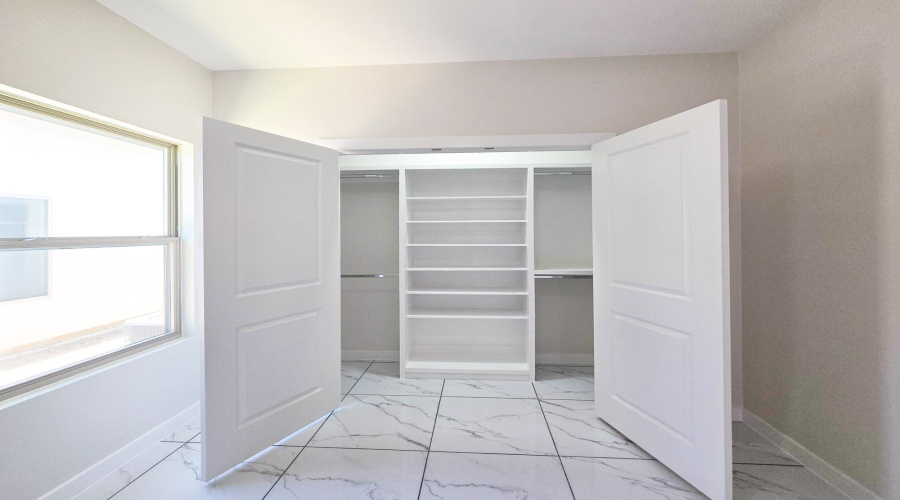 1010 Noyola Loop, LAREDO, Texas 78046, 4 Bedrooms Bedrooms, 6 Rooms Rooms,2 BathroomsBathrooms,Residential,For Sale,1010 Noyola Loop,20253520