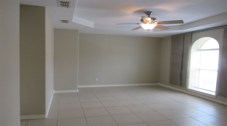 1000 Ranchway Dr, Laredo, Texas 78045, 3 Bedrooms Bedrooms, 7 Rooms Rooms,3 BathroomsBathrooms,Residential,For Rent,1000 Ranchway Dr,20253521