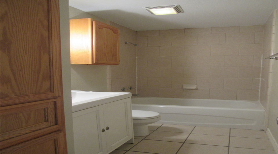 1000 Ranchway Dr, Laredo, Texas 78045, 3 Bedrooms Bedrooms, 7 Rooms Rooms,3 BathroomsBathrooms,Residential,For Rent,1000 Ranchway Dr,20253521