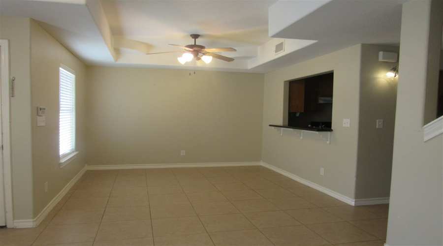 1000 Ranchway Dr, Laredo, Texas 78045, 3 Bedrooms Bedrooms, 7 Rooms Rooms,3 BathroomsBathrooms,Residential,For Rent,1000 Ranchway Dr,20253521