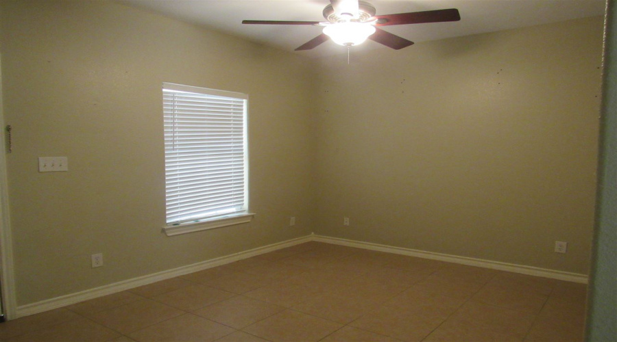 1000 Ranchway Dr, Laredo, Texas 78045, 3 Bedrooms Bedrooms, 7 Rooms Rooms,3 BathroomsBathrooms,Residential,For Rent,1000 Ranchway Dr,20253521
