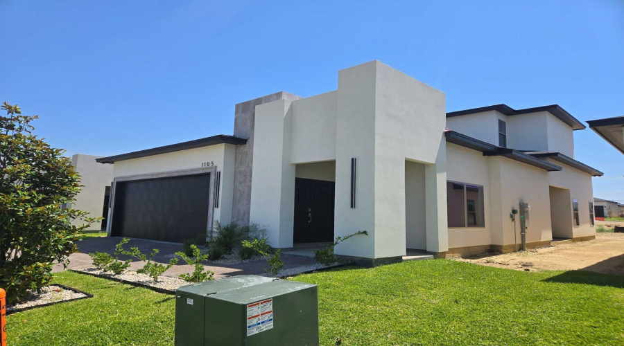 1105 Morocoy Dr., LAREDO, Texas 78046, 4 Bedrooms Bedrooms, 6 Rooms Rooms,2 BathroomsBathrooms,Residential,For Sale,1105 Morocoy Dr.,20253529