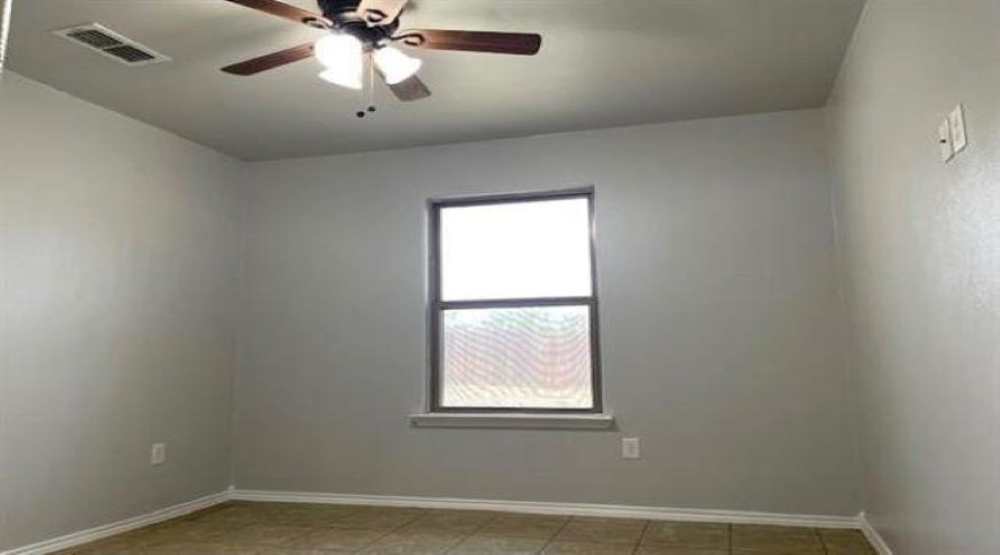 5829 Saint Sylvia Lp, Laredo, Texas 78046, 3 Bedrooms Bedrooms, 5 Rooms Rooms,2 BathroomsBathrooms,Residential,For Sale,5829 Saint Sylvia Lp,20253535