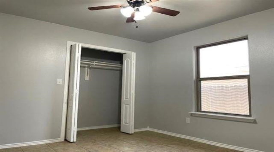 5829 Saint Sylvia Lp, Laredo, Texas 78046, 3 Bedrooms Bedrooms, 5 Rooms Rooms,2 BathroomsBathrooms,Residential,For Sale,5829 Saint Sylvia Lp,20253535