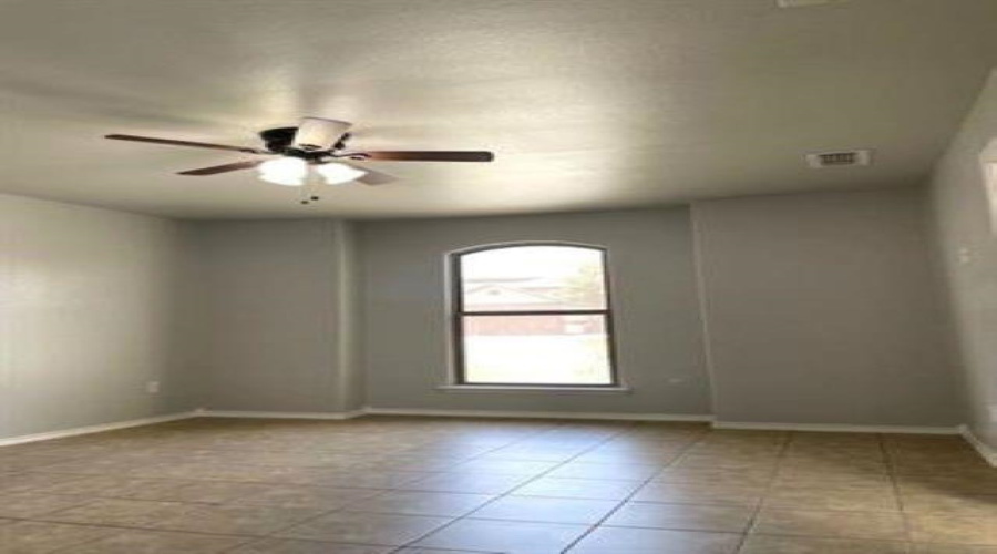 5829 Saint Sylvia Lp, Laredo, Texas 78046, 3 Bedrooms Bedrooms, 5 Rooms Rooms,2 BathroomsBathrooms,Residential,For Sale,5829 Saint Sylvia Lp,20253535