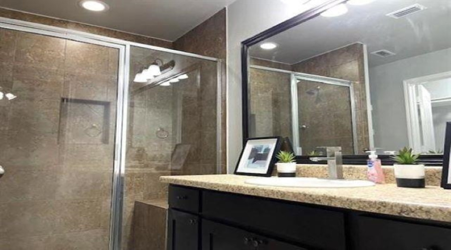 5829 Saint Sylvia Lp, Laredo, Texas 78046, 3 Bedrooms Bedrooms, 5 Rooms Rooms,2 BathroomsBathrooms,Residential,For Sale,5829 Saint Sylvia Lp,20253535