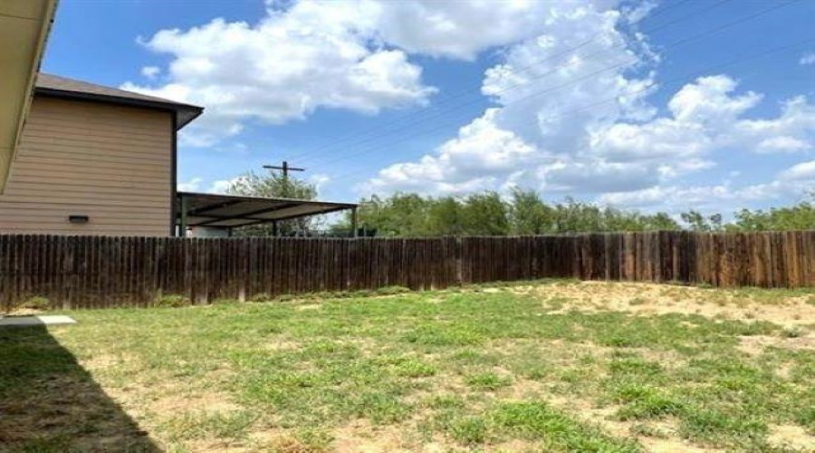 5829 Saint Sylvia Lp, Laredo, Texas 78046, 3 Bedrooms Bedrooms, 5 Rooms Rooms,2 BathroomsBathrooms,Residential,For Sale,5829 Saint Sylvia Lp,20253535