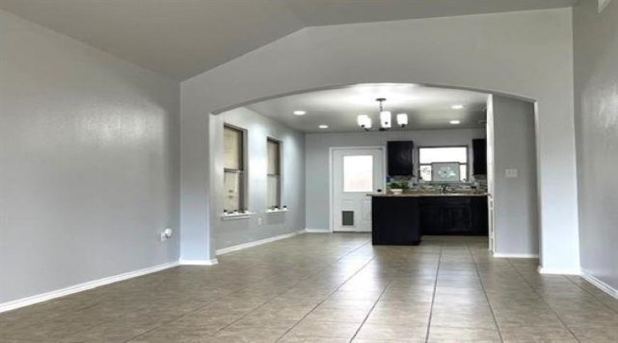 5829 Saint Sylvia Lp, Laredo, Texas 78046, 3 Bedrooms Bedrooms, 5 Rooms Rooms,2 BathroomsBathrooms,Residential,For Sale,5829 Saint Sylvia Lp,20253535