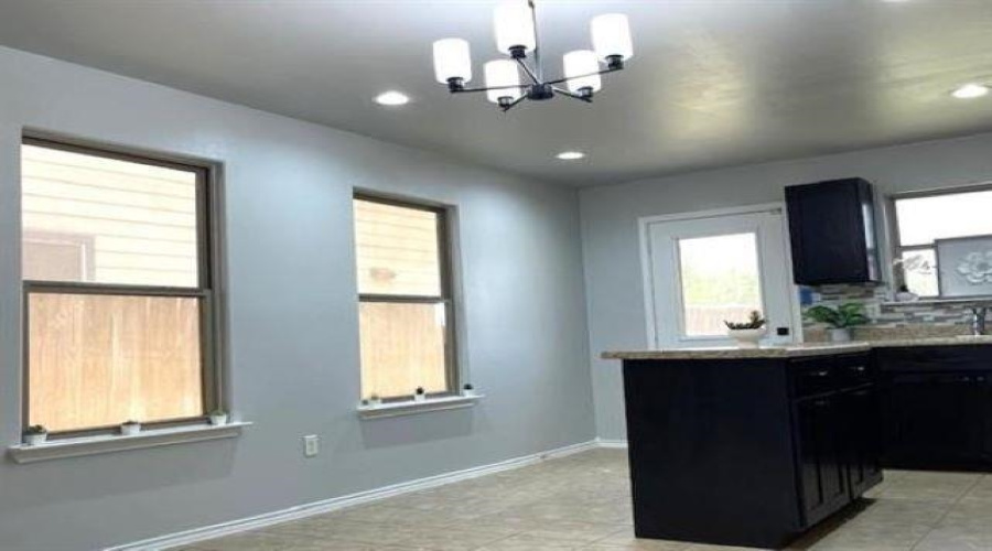 5829 Saint Sylvia Lp, Laredo, Texas 78046, 3 Bedrooms Bedrooms, 5 Rooms Rooms,2 BathroomsBathrooms,Residential,For Sale,5829 Saint Sylvia Lp,20253535