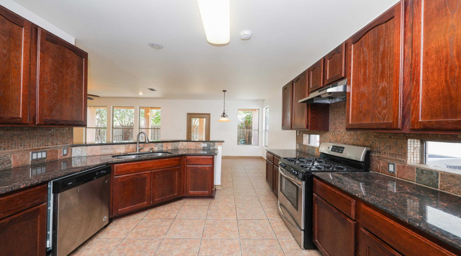 9813 Sandhill Dr, LAREDO, Texas 78045, 4 Bedrooms Bedrooms, 7 Rooms Rooms,2 BathroomsBathrooms,Residential,For Sale,9813 Sandhill Dr,20253547