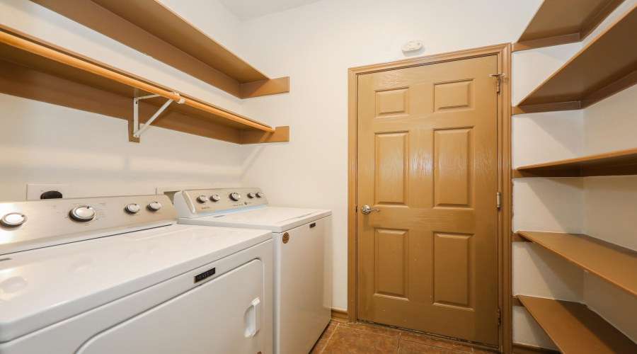 9813 Sandhill Dr, LAREDO, Texas 78045, 4 Bedrooms Bedrooms, 7 Rooms Rooms,2 BathroomsBathrooms,Residential,For Sale,9813 Sandhill Dr,20253547