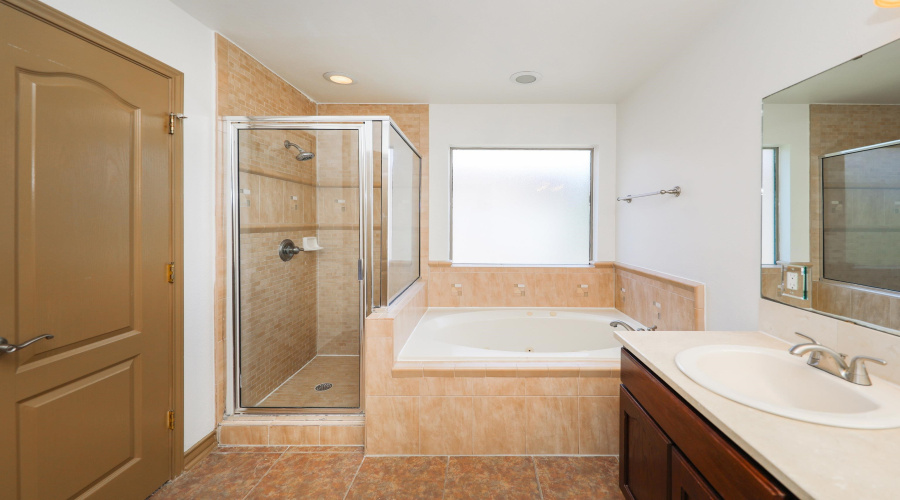 9813 Sandhill Dr, LAREDO, Texas 78045, 4 Bedrooms Bedrooms, 7 Rooms Rooms,2 BathroomsBathrooms,Residential,For Sale,9813 Sandhill Dr,20253547