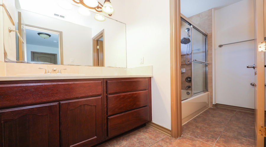 9813 Sandhill Dr, LAREDO, Texas 78045, 4 Bedrooms Bedrooms, 7 Rooms Rooms,2 BathroomsBathrooms,Residential,For Sale,9813 Sandhill Dr,20253547