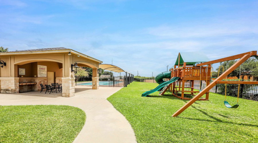 9813 Sandhill Dr, LAREDO, Texas 78045, 4 Bedrooms Bedrooms, 7 Rooms Rooms,2 BathroomsBathrooms,Residential,For Sale,9813 Sandhill Dr,20253547