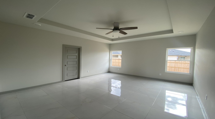 1438 El Caporal Dr., LAREDO, Texas 78043, 3 Bedrooms Bedrooms, 4 Rooms Rooms,2 BathroomsBathrooms,Residential,For Sale,1438 El Caporal Dr.,20253550